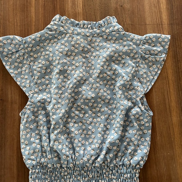 Monteau Blue and White Floral Blouse - NWT - Picture 5 of 6